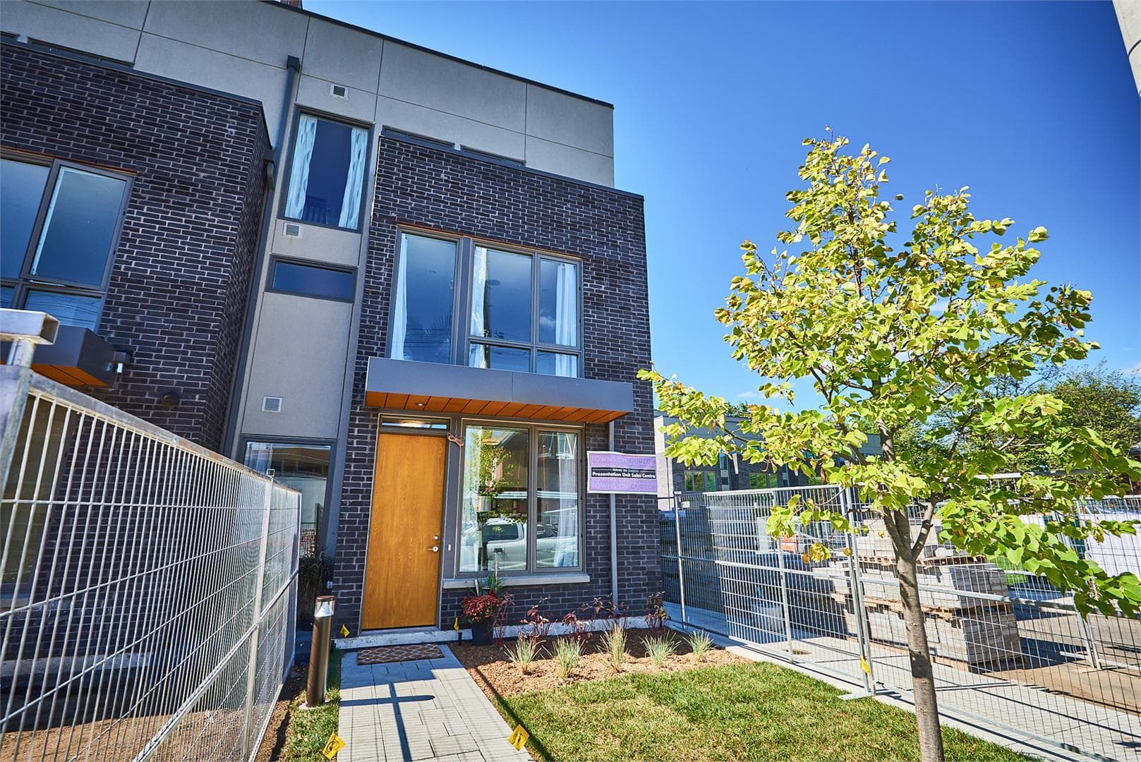 Towns on Curzon - Image 3