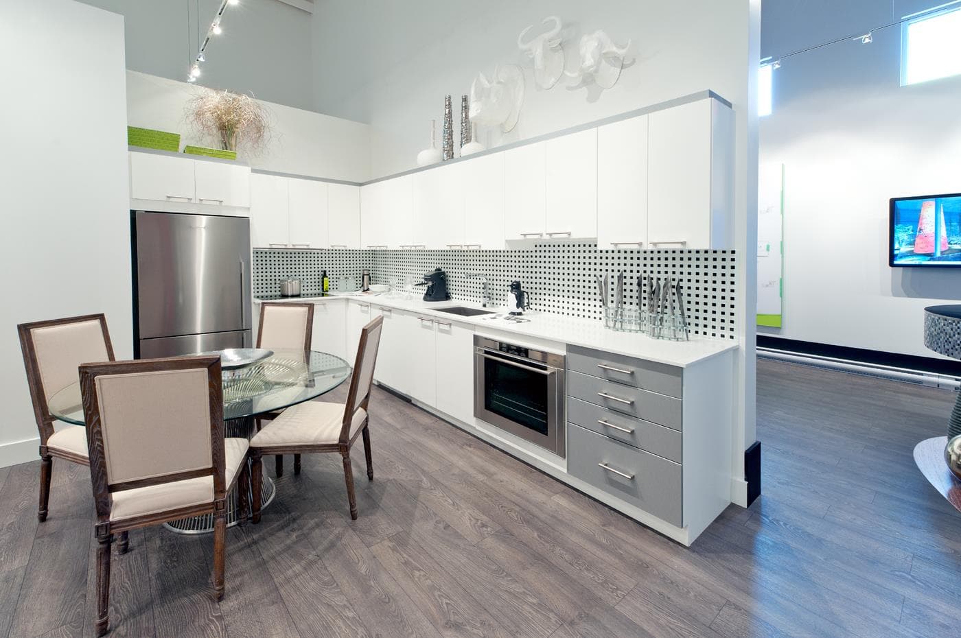 Le Peterson Condos - Image 21