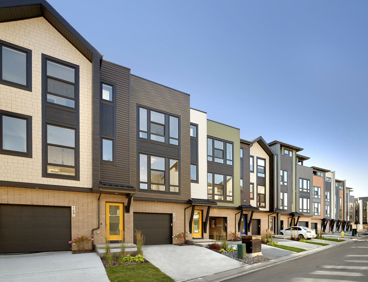 Pivot Rutherford Towns - Image 6