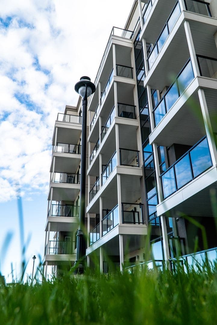 Botanica Condos - Image 4